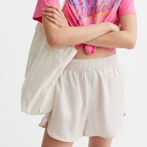 H&M shiny beige pull-on shorts